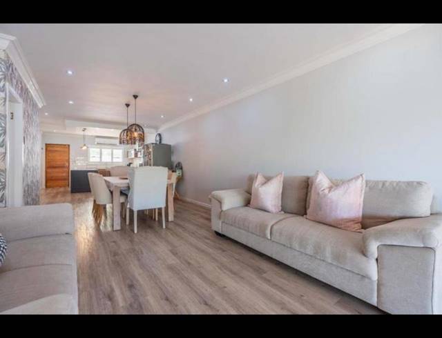 3 BEDROOM COMPLEX FOR SALE IN UMGENI PARK